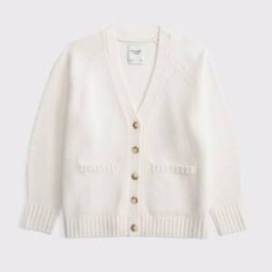 NWT Abercrombie Dad V-Neck Cardigan Size Medium